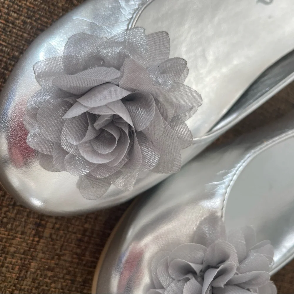 Silver Floral Little Girls Shoes Ballet Flat